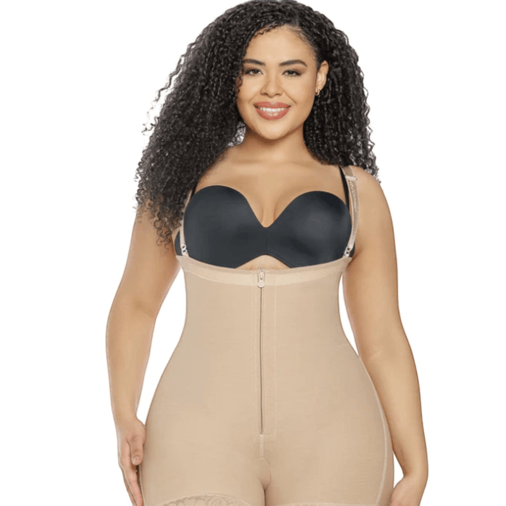 Stella's Corset beige strapless compression short with butt lifter feature and lace leg bands. Made of Powernet and Lycra.